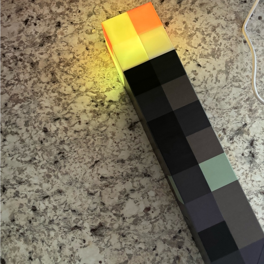 Minecraft torch LED Color-Changing nightlight - Picture 5 of 10